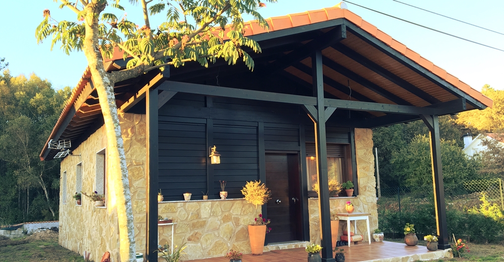 Casa de madera y manta: la mejor manera de pasar el otoño