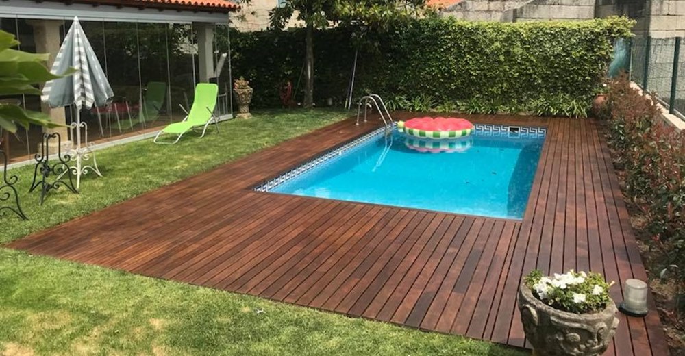 Piscina con tarima de madera de Circemateria